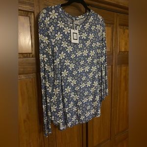 Flower print long sleeve top